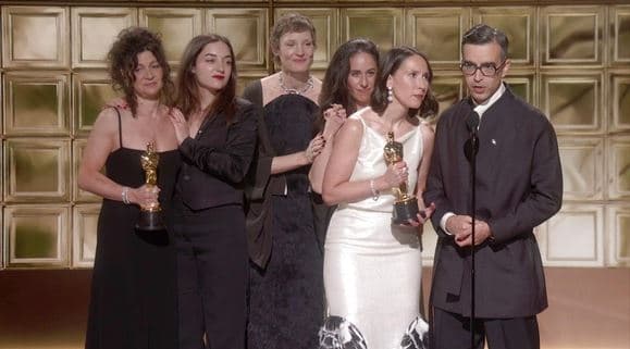 Kosovarja shkëlqen në skenën më të madhe të filmit - merr Oscar (VIDEO)