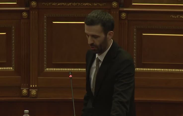 “Mungon edhe VV-ja, edhe Lista Serbe”, Gola ia ndal mikrofonin Rrahmanit