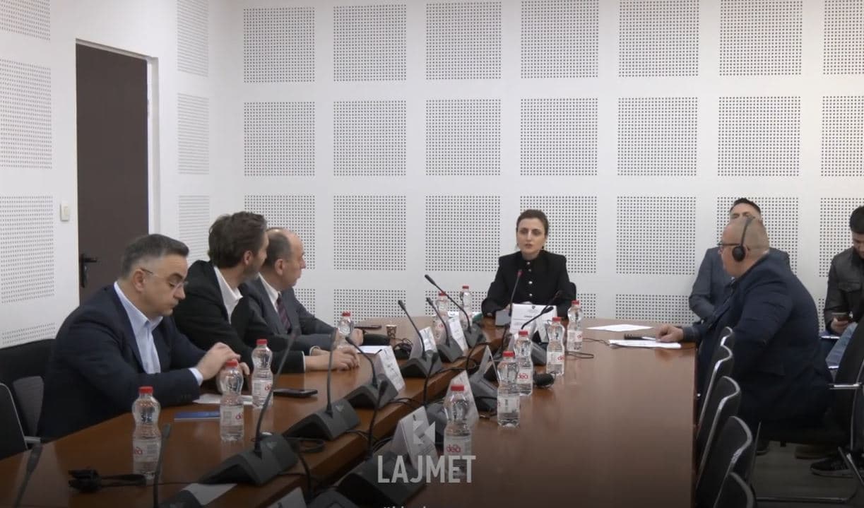 Bordi i ZRRE nuk iu përgjigj deputetëve të Komisionit për Ekonomi, u ankuan për mungesë kuorumi (VIDEO)