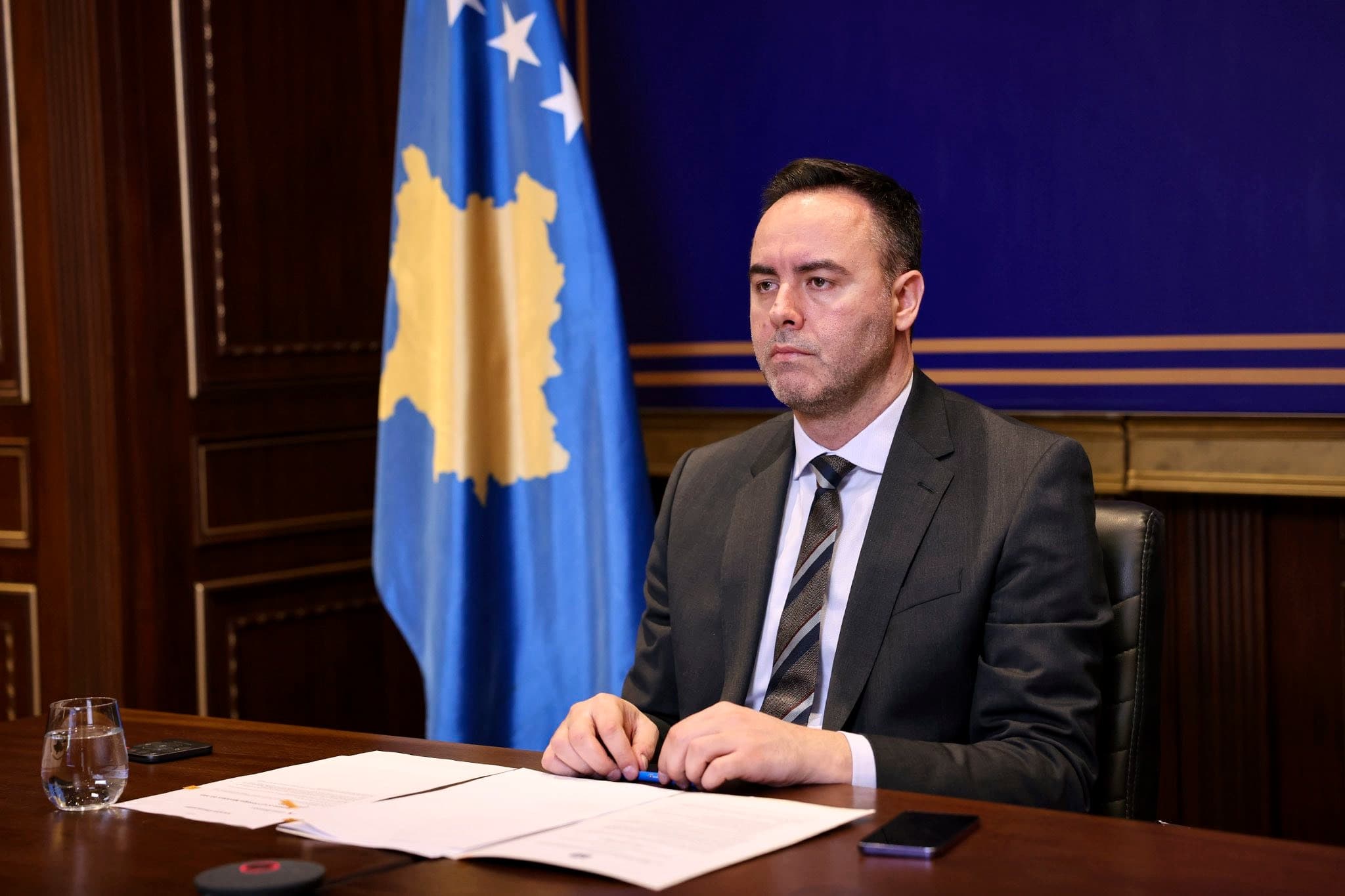 Konjufca ftohet në takim virtual me 40 homologë, diskutohet për Ngushticën e Hormuzit