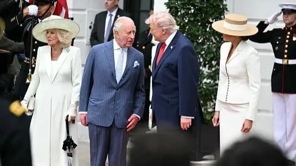 Publikohen pamjet e mbërritjes zyrtare të mbretit Charles në Shtëpinë e Bardhë