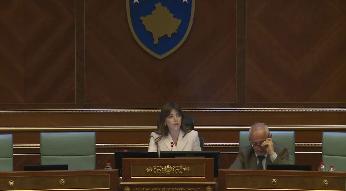 Haxhiu ia tërheq vërejtjen Haradinajt: Kujdes me gjuhën, mos e keqpërdor foltoren