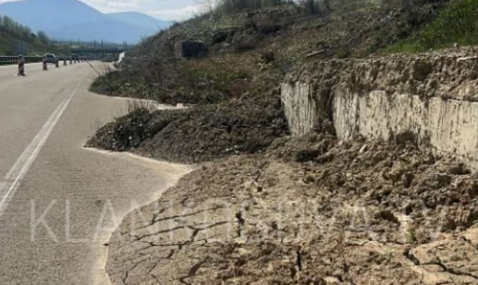 "S'duhen justifikime", deputeti Gashi kërkon ndërhyrje urgjente për rrëshqitjet e dheut në autostradën “Ibrahim Rugova”
