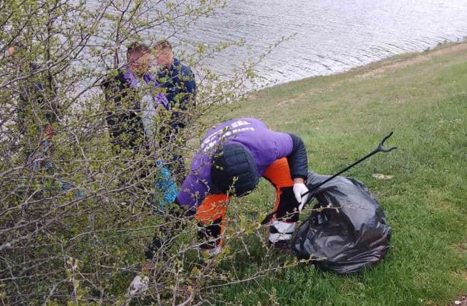 Pastrohet zona te liqeni i Badocit, ‘Pastrimi’: Mos hidhni mbeturina, nga aty pimë ujë!