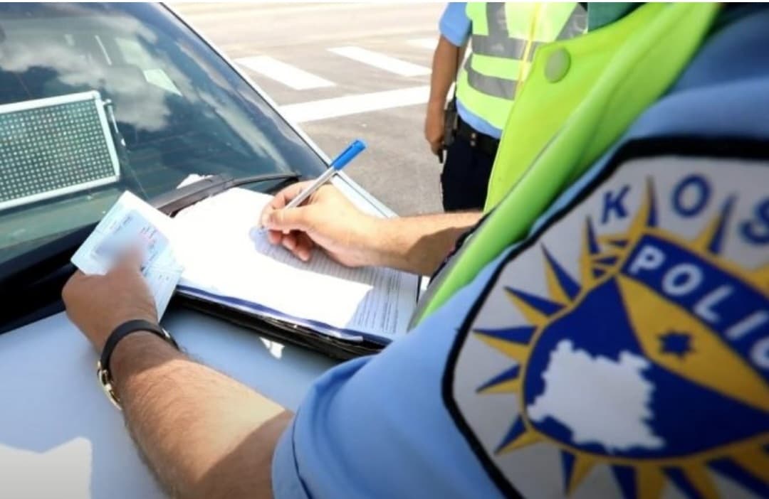 Policia shqipton mbi 2 mijë e 500 gjoba trafiku brenda 24 orëve të fundit