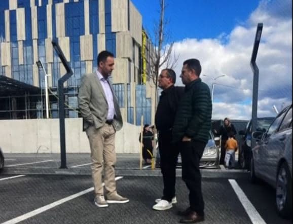 Konjufca shijon drekë pranë Merdares, larg zhurmës së kryeqytetit (VIDEO)