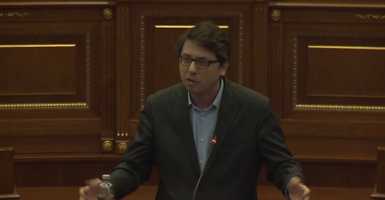 Murati: Ulja e akcizës ka efekt të vogël te qytetarët, por 10 milionë euro humbje për shtetin