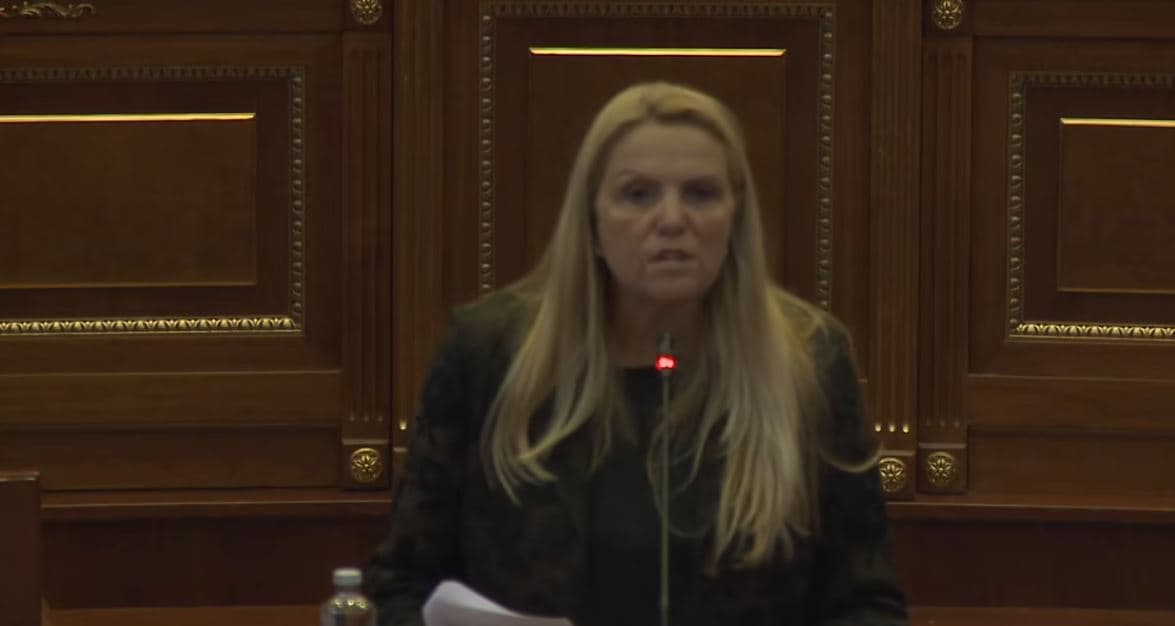 “Pacientët po presin korridoreve” - Kadrijaj kritikon gjendjen në shëndetësi