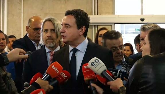 Kurti insiston se posti i presidentit i takon VV-së: Zhurmat e piskamat po i bëjnë dëm vendit