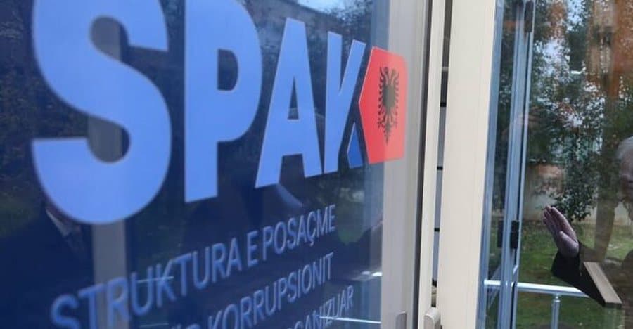 Trafikuan 7.5 ton kokainë në Evropë, këta janë tre shqiptarët e arrestuar