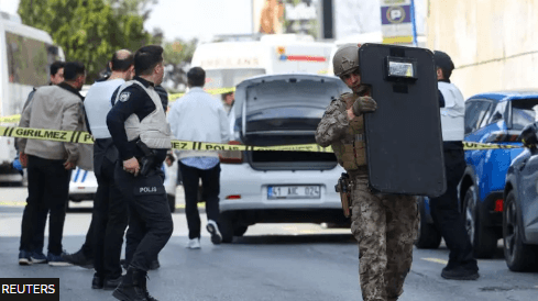 Të shtënat te konsullata në Turqi: Një sulmues i vdekur, dy të tjerë “të neutralizuar”