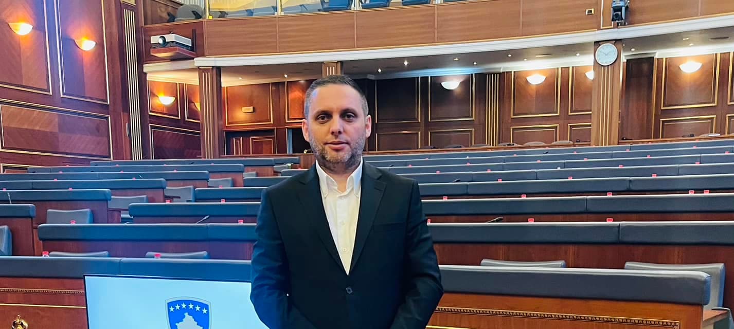 Deputeti i listës së LVV-së shpall përfundimin e legjislaturës së X