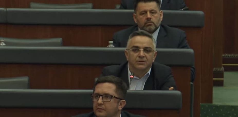 Tahiri me kritika për Qeverinë: 60 milionë u dhanë për rrogën e 13-të, asnjë veprim për naftën