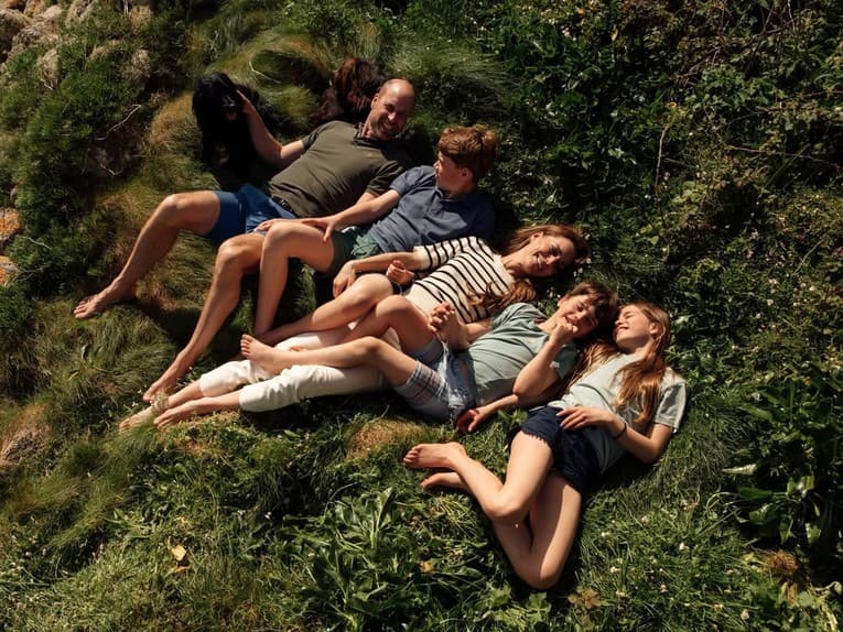William dhe Kate festojnë 15-vjetorin e martesës me një foto të re familjare