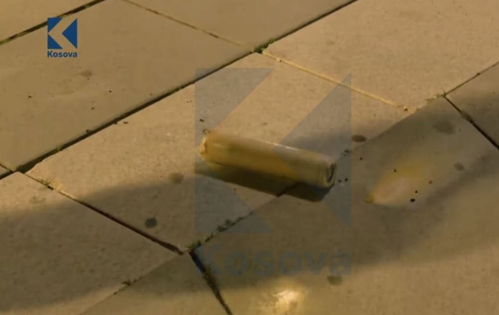 Mjet i dyshimtë para Kuvendit, policia në vendngjarje