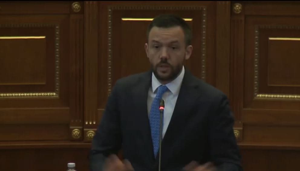 "Tendencë për me ndërtu agjendë të fushatës", PDK nuk mbështet projektligjet e propozuara nga LVV