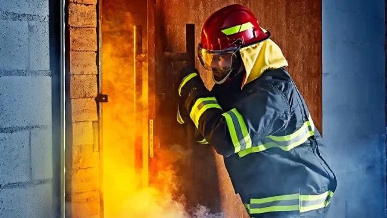 Përfshihet nga zjarri një shtëpi në Prishtinë, s’ka të lënduar