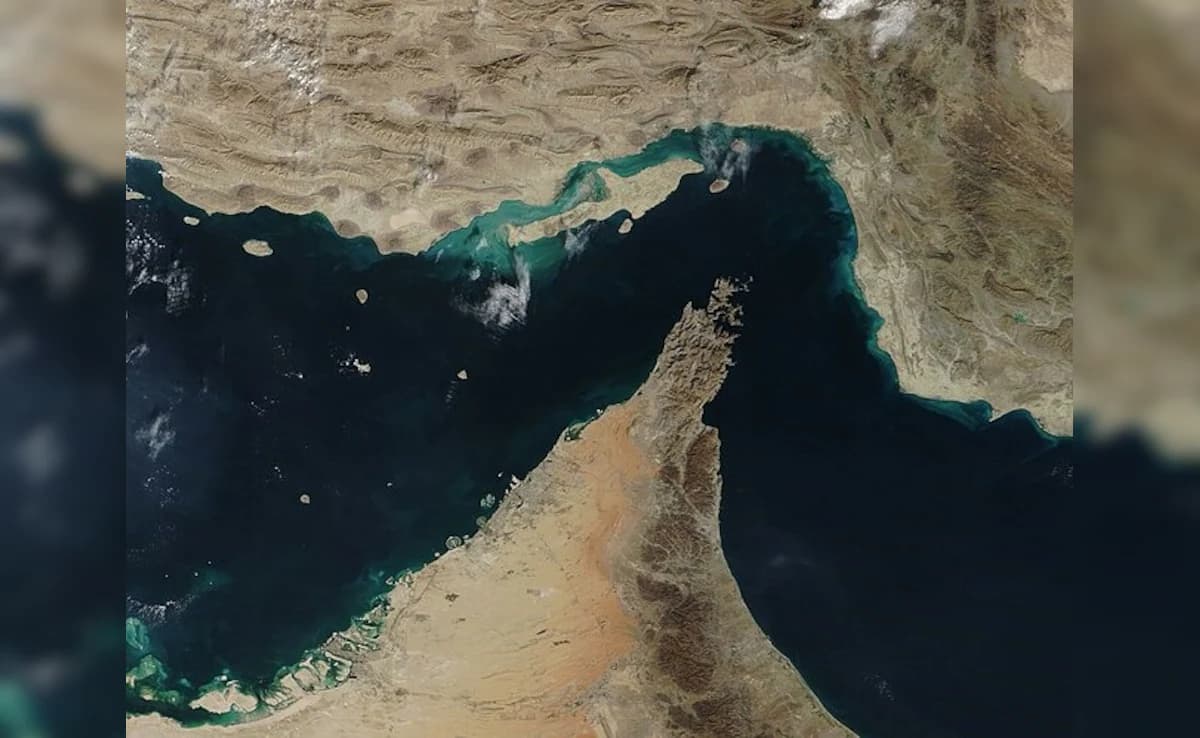 Kina i kërkon Iranit të hapë Ngushticën e Hormuzit