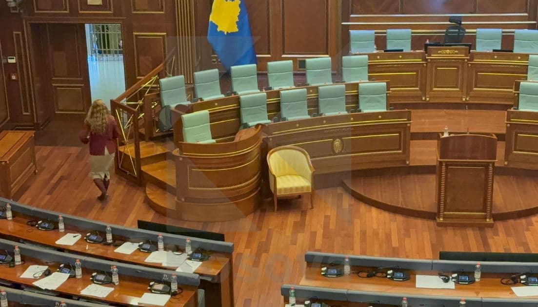 Drama e VV-së pasi propozoi dy gra për presidente, vendoset një karrige “speciale” në sallë