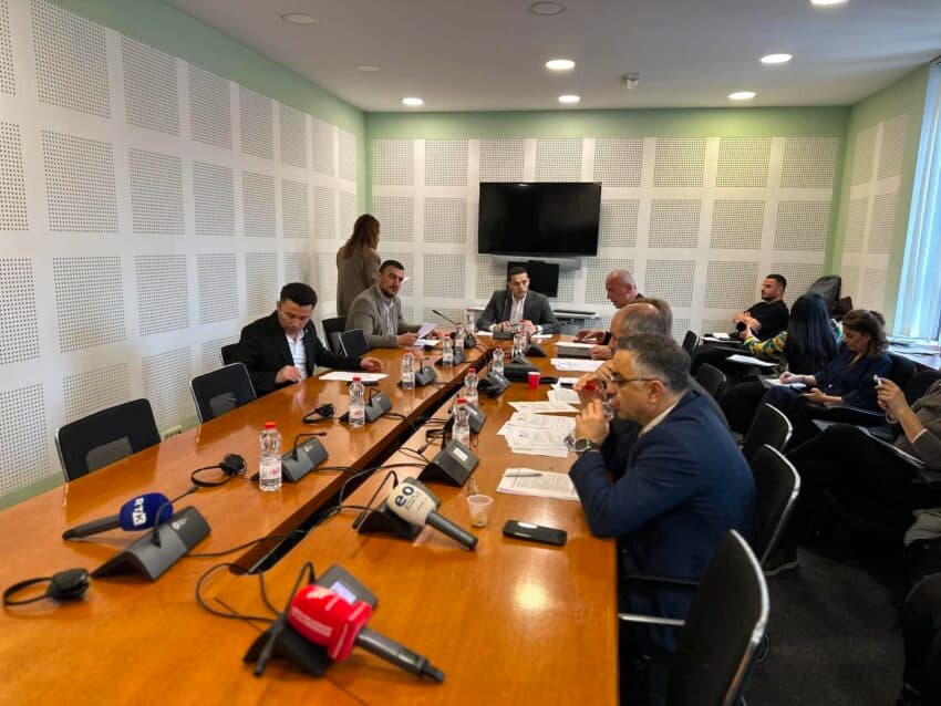 Komisioni për Legjislacion miraton projektligjin për “çmimet tavan”