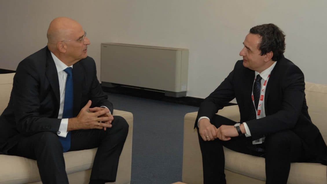Ministri grek i Mbrojtjes vjen në Kosovë, takohet me Kurtin dhe KFOR-in 