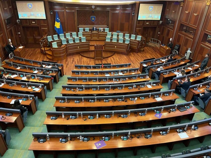 Çmimi i naftës, Vetëvendosje dhe qeveria bojkotojnë vazhdimin e seancës
