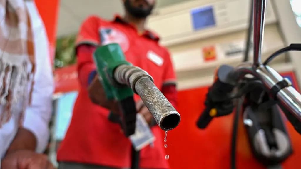 Çmimet e naftës rriten ndërsa bisedimet e paqes ShBA-Iran ngecin