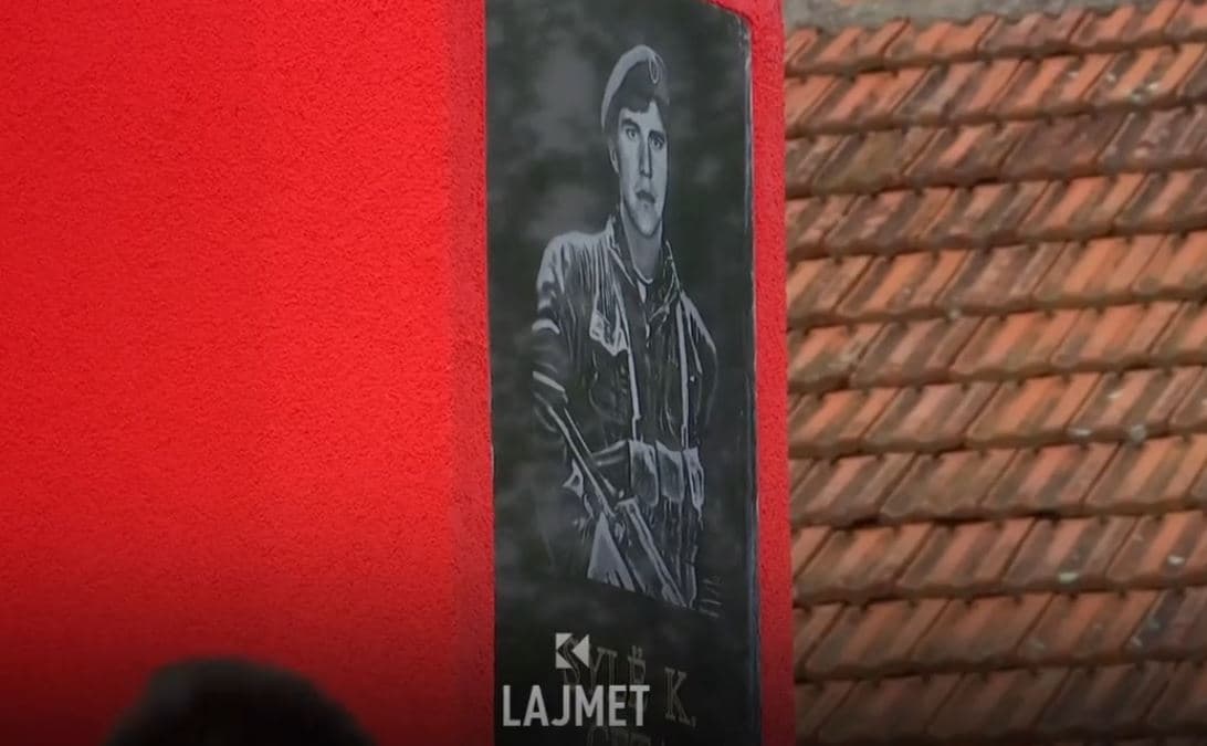 Lapidar për dëshmorët: Orobërda përkujton të rënët për liri (VIDEO)