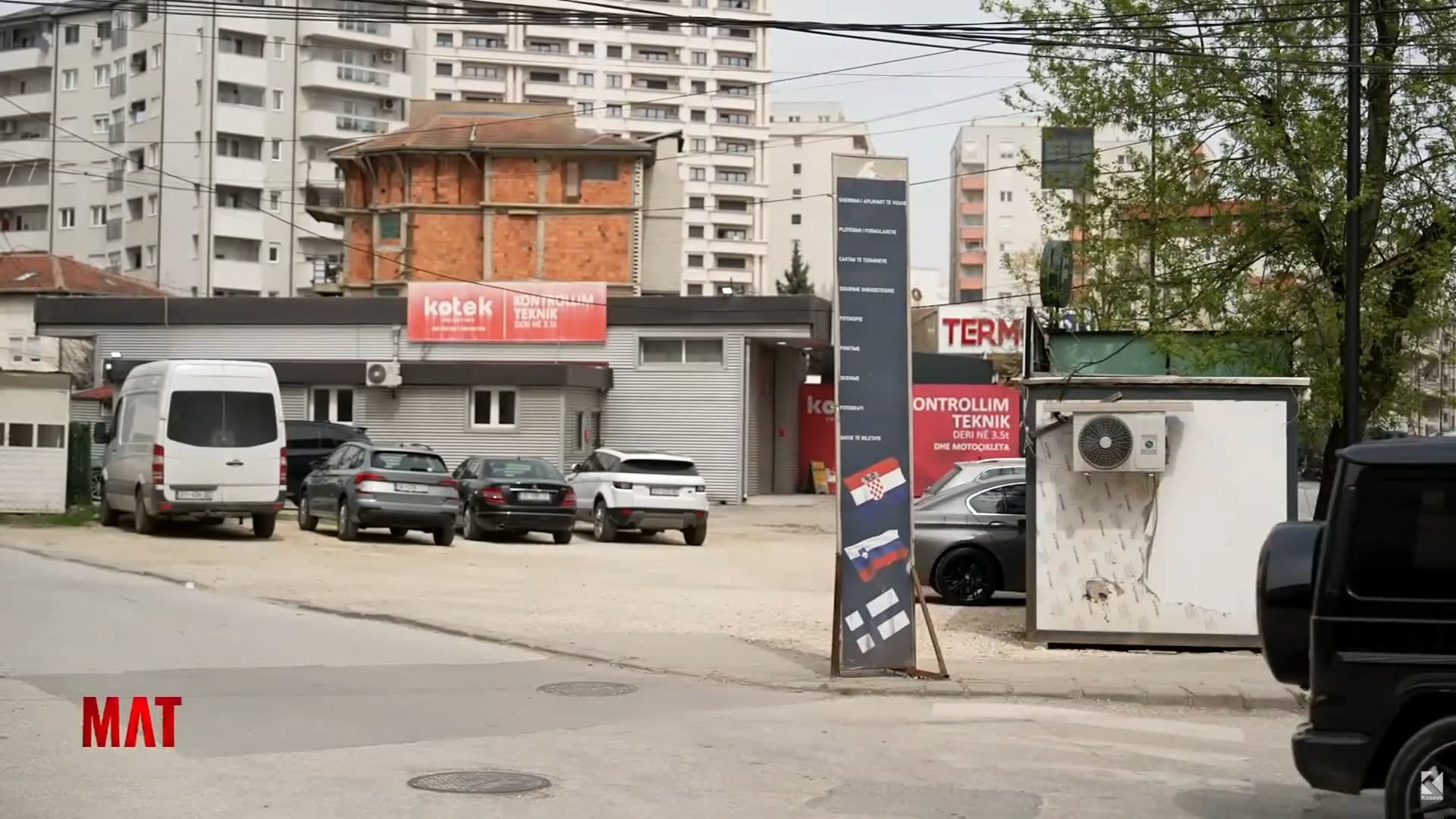 Gjykata vonon, prona tjetërsohet: Saga e pronës së familjes Mehmeti vazhdon (VIDEO)