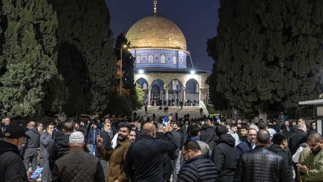 Xhamia Al-Aqsa rihapet pas mbylljes 40-ditore nga Izraeli (VIDEO)