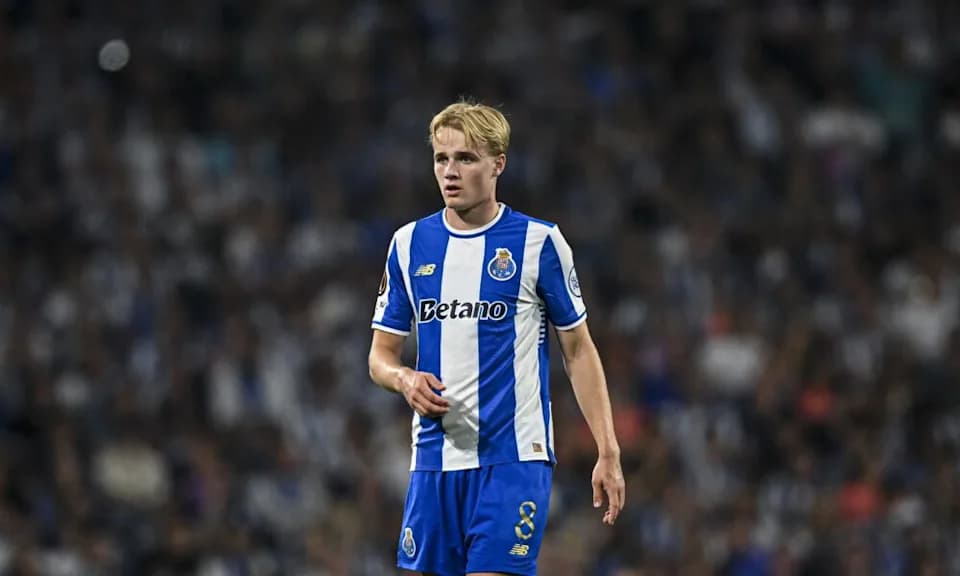 Arsenal joins race for Porto midfielder