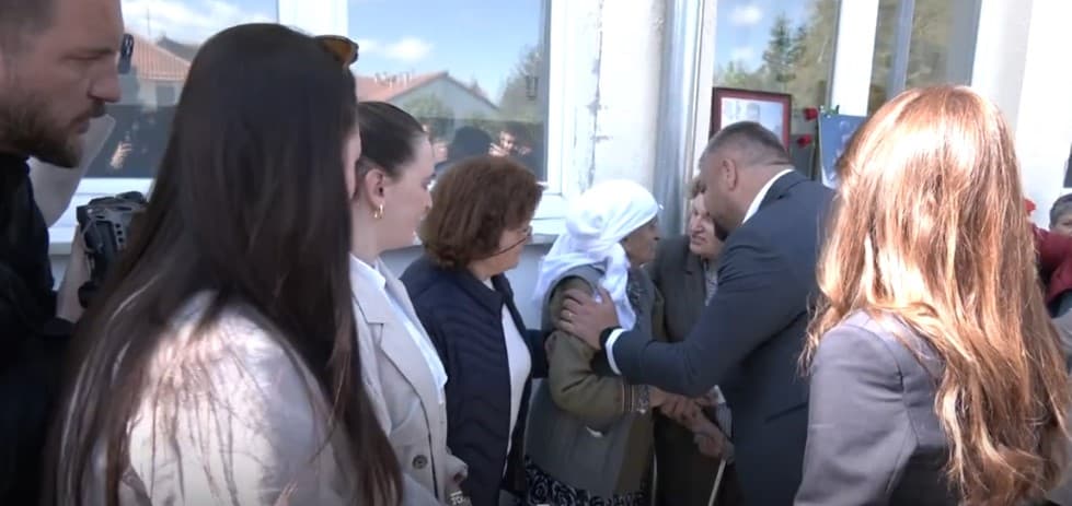Masakra në Bukosh: “M’thanë djalin e ki t’vramë, bëhu e fortë” (VIDEO)