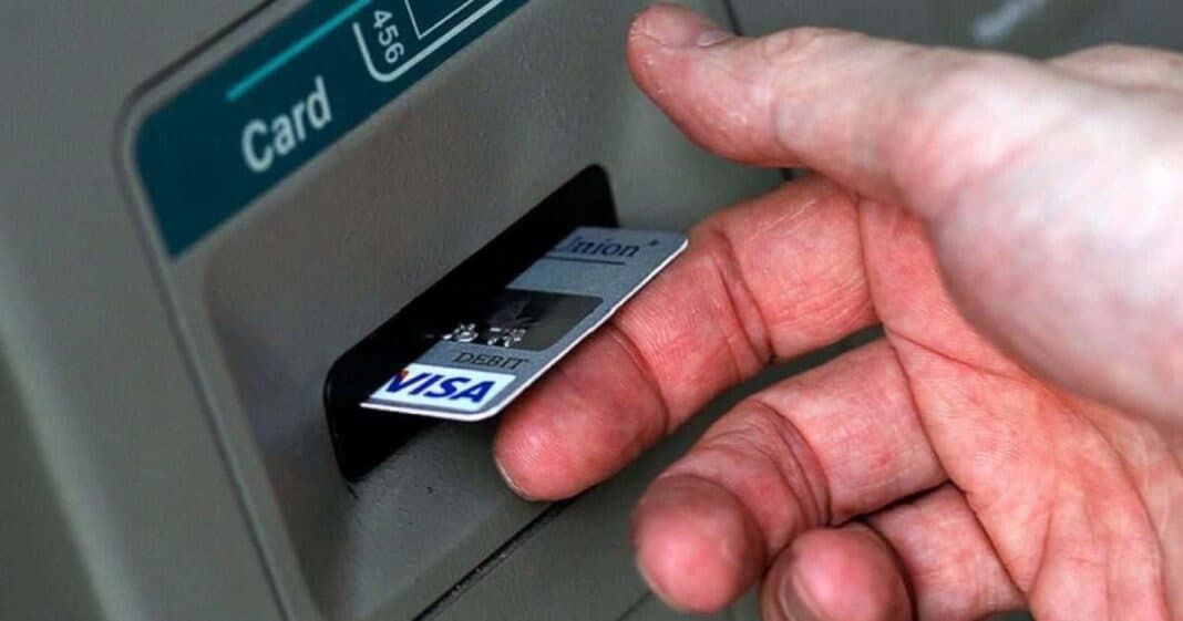Policia: Mos hapni linqe të dyshimta, rrezik për vjedhjen e të dhënave bankare