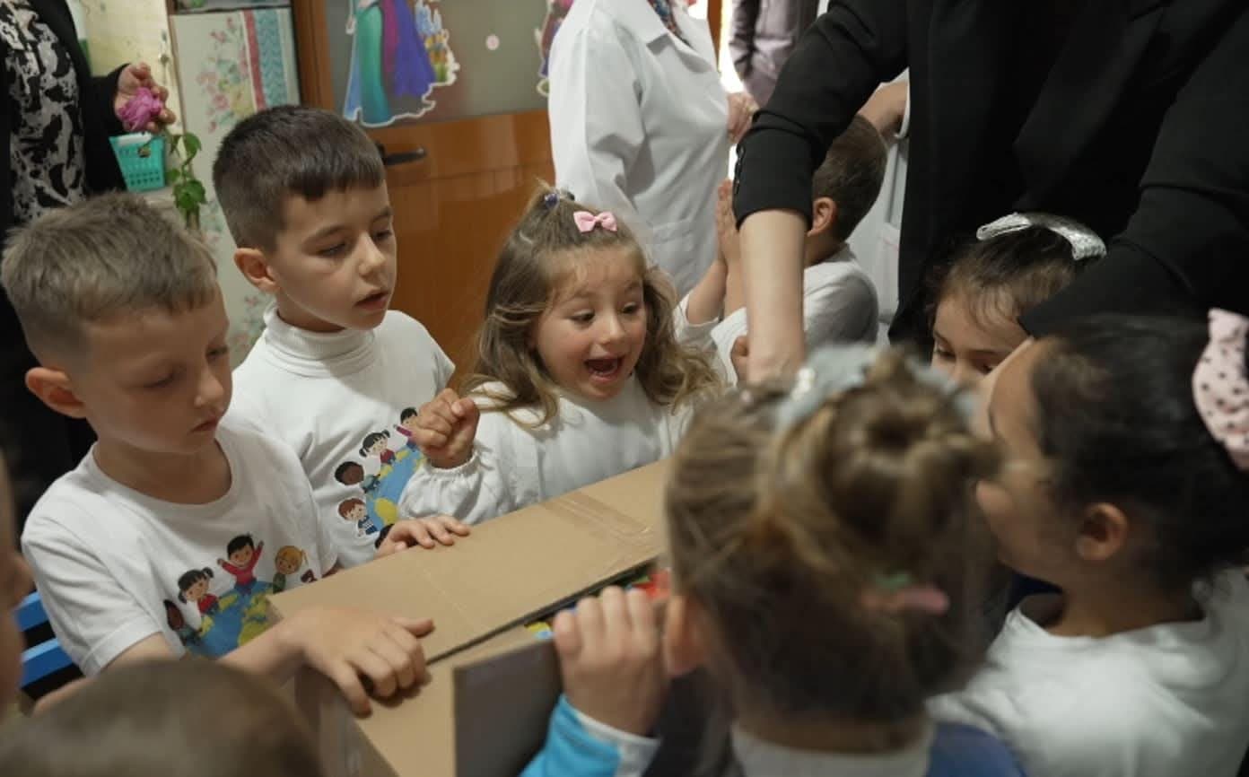 Gëzojnë fëmijët - Bashkëpunimi Comodita dhe UNICEF edhe në Shqipëri (VIDEO)