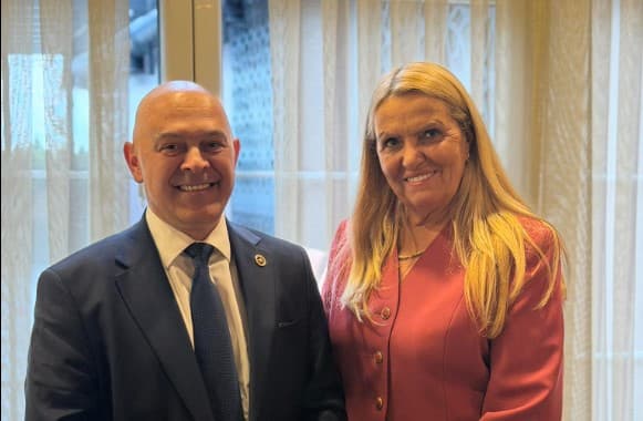 Kadrijaj i përgjigjet deputetes së VV-së: Kur Gjini i ktheu pushkën Serbisë, ju s’e keni ditë ku është vija e frontit