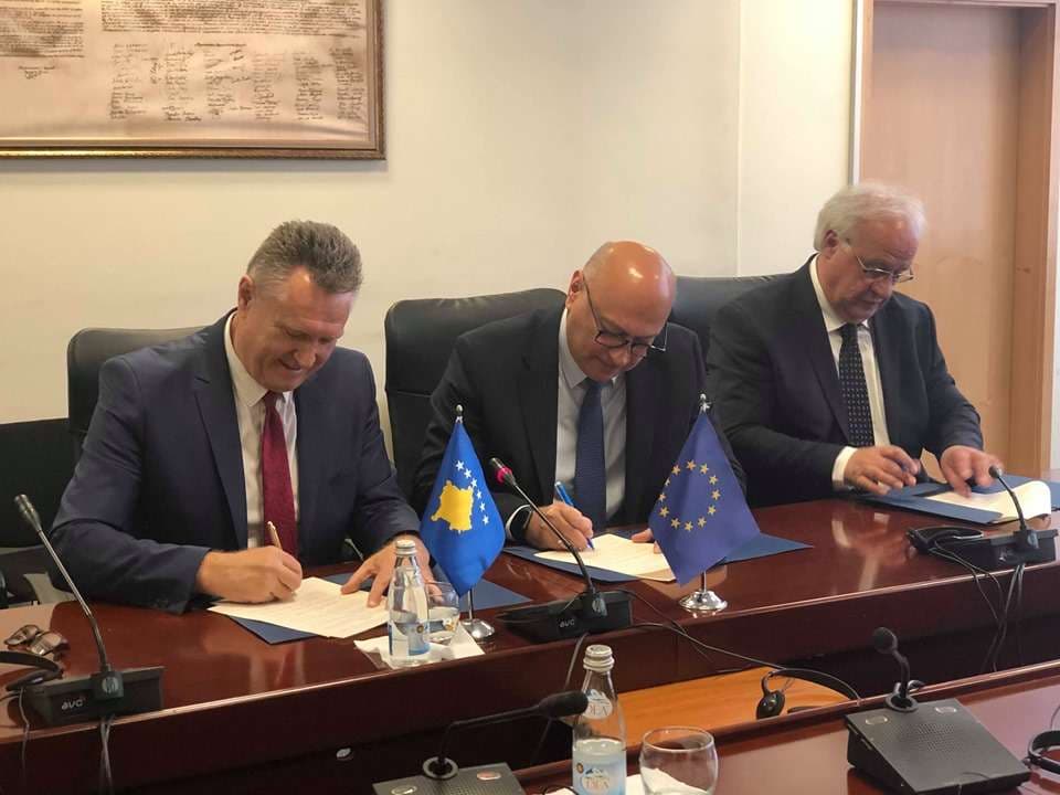Shah - Mat: Koordinatori Hoti nënshkruan memorandum me Unionin Europian të Shahut