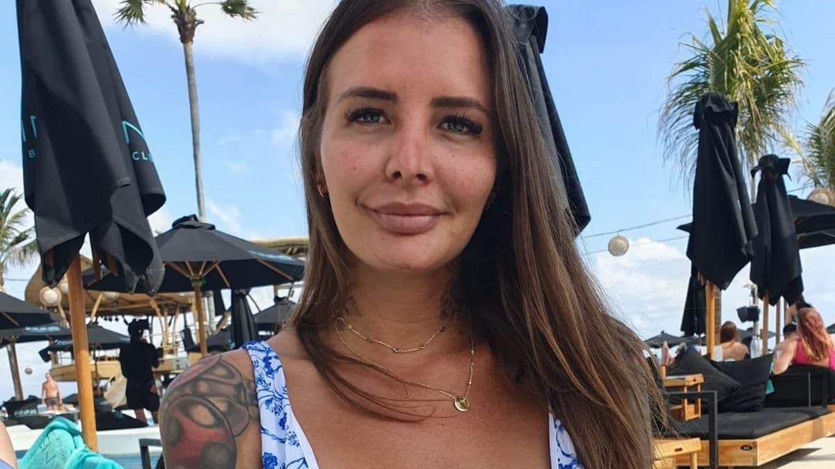 Gruaja me dy vagina lindi dy fëmijë nga e djathta, tash të tretin e do nga e majta