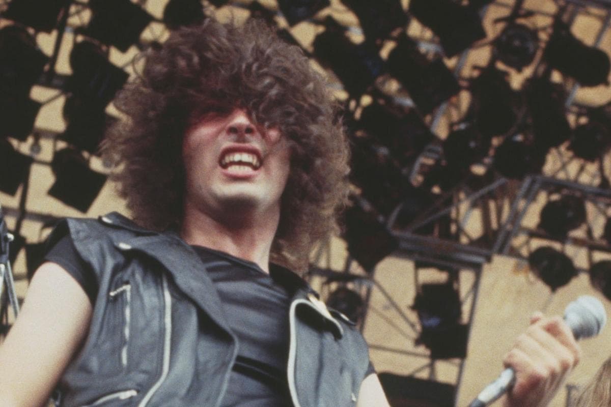 Vdes vokalisti i parë i Iron Maiden