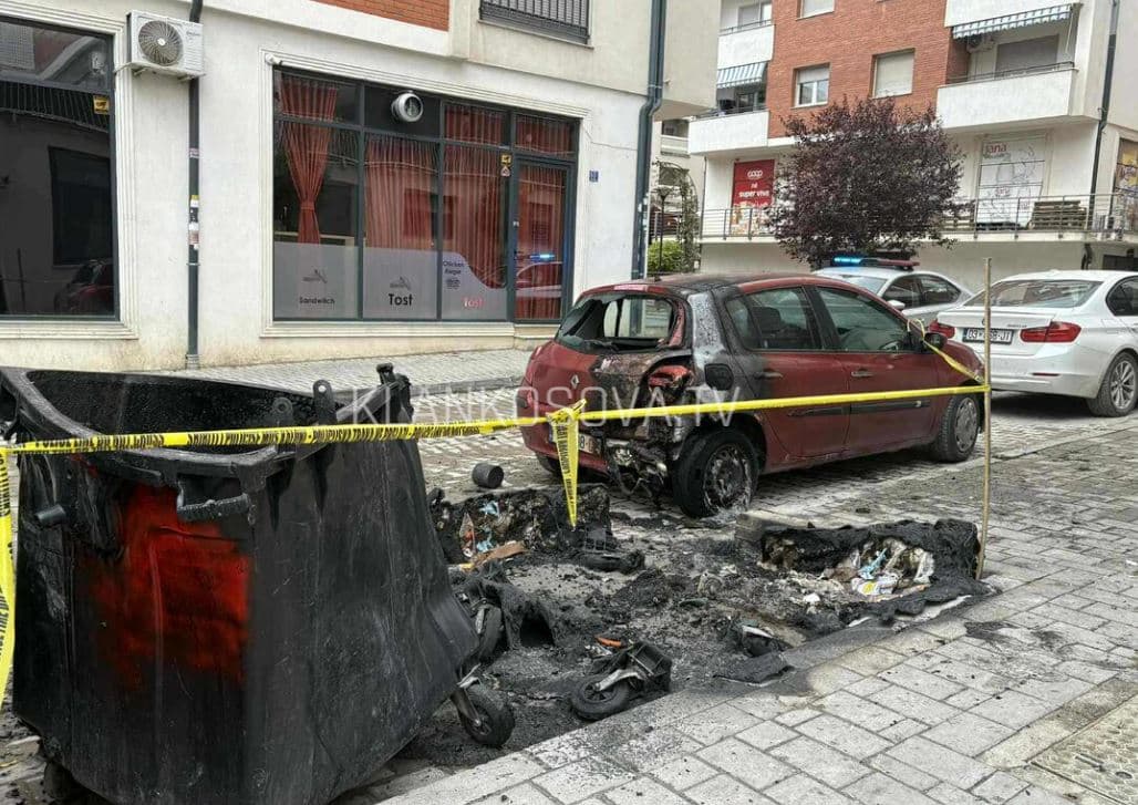 Nga djegia e kontejnerëve, vetura merr flakë në kryeqytet