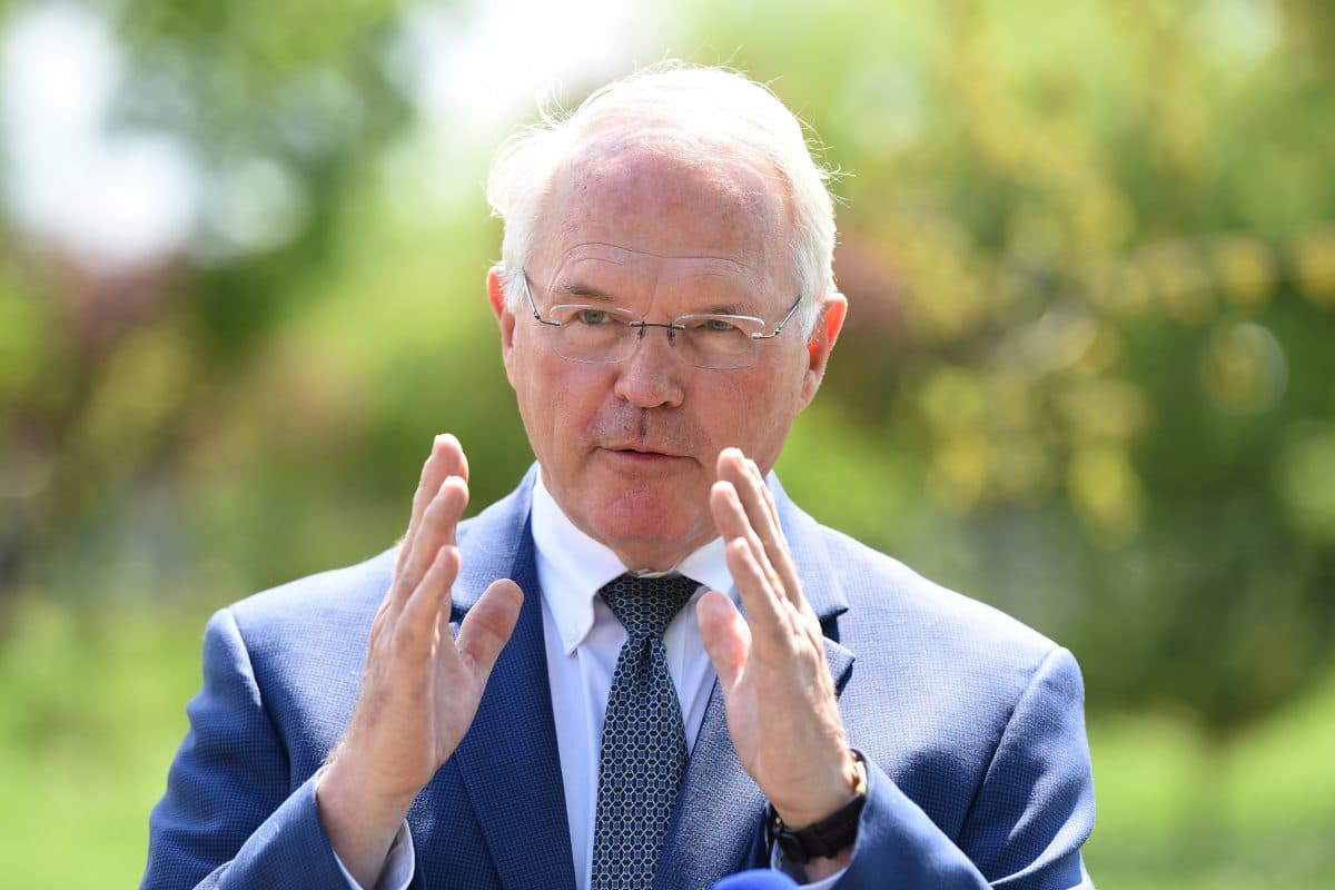 “S’pranoi kompromis për Kosovën”, Christopher Hill tregon bisedimet me Millosheviqin