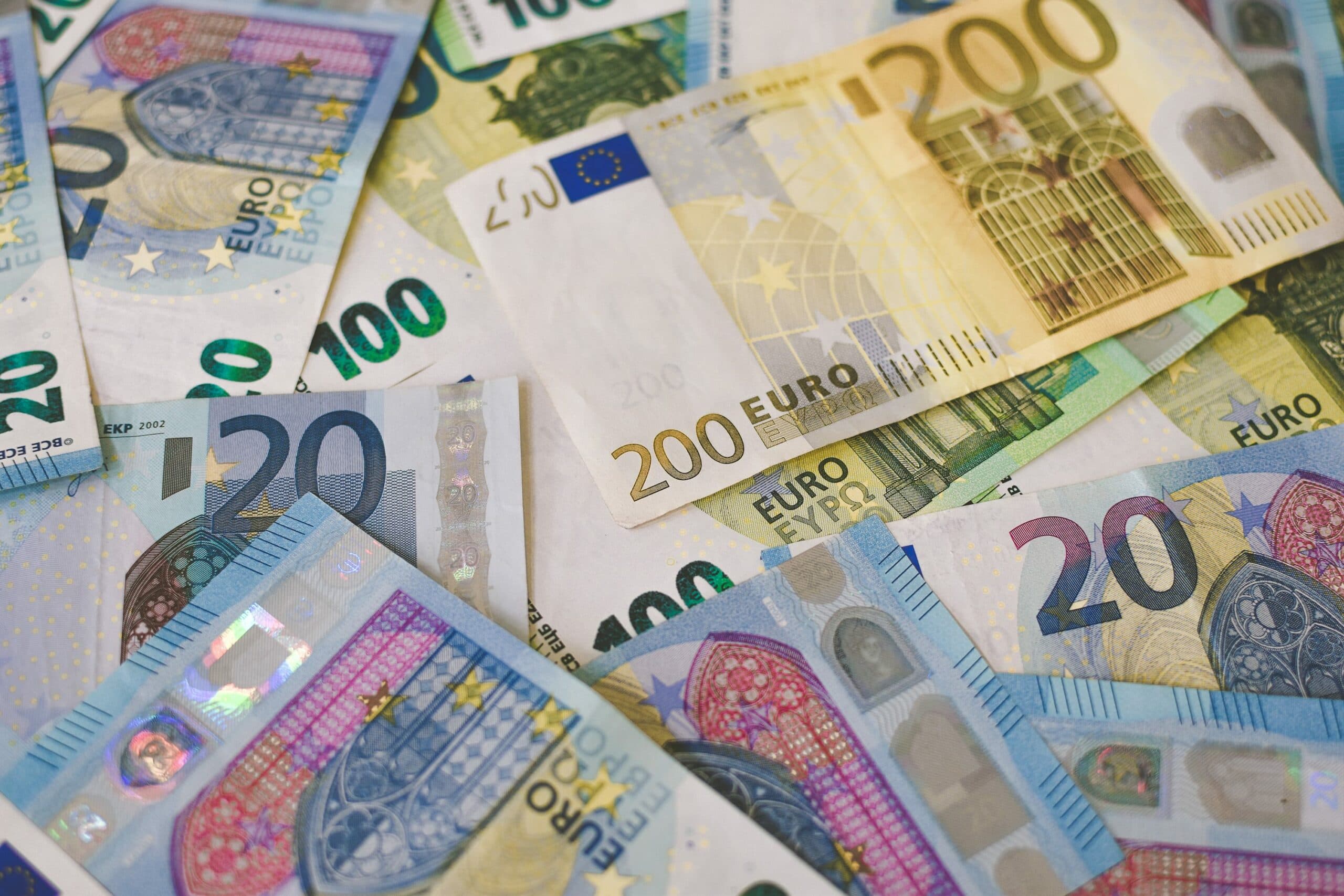 Kosovarit dhe shtetasit gjerman i kapen në veturë mbi 138 mijë euro