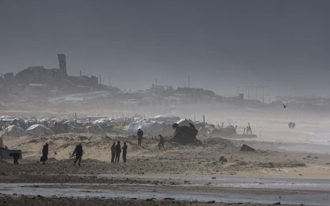 Stuhia e fortë godet Gazën: 6 persona humbin jetën, mes tyre edhe një fëmijë 1-vjeçar (FOTO)