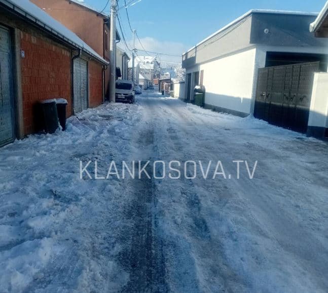 Bëhet akull rruga në Gllamnik të Podujevës, trashësia arrin deri në 10 cm (FOTO)