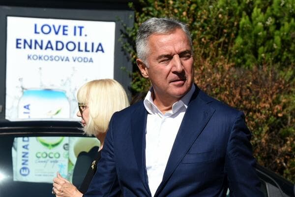 Lajçaku përfshin Gjukanoviqin në dosjet e Epsteinit