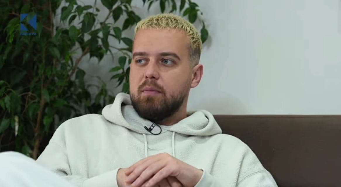 Kushtrimi hap dyert e shtëpisë së tij, tregon kë e sheh fitues të BBVK (VIDEO)