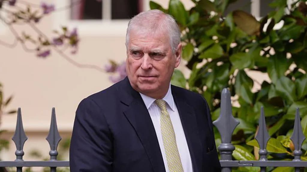 Kryeministri kanadez bën thirrje që Andrew të hiqet nga linja e trashëgimisë
