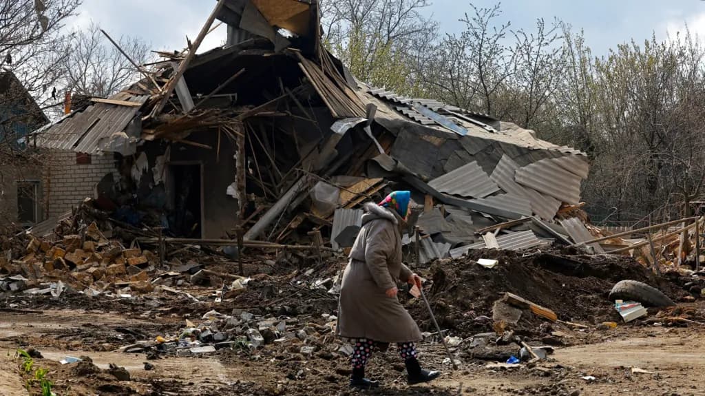 Ukraina dhe Rusia akuzojnë njëra-tjetrën për qindra shkelje të armëpushimit